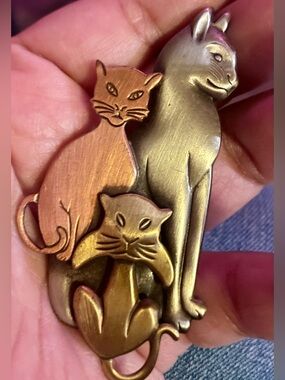 Vintage Triple Cat Brooch in Mixed Bronze and Brass Tones